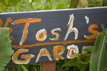 Tosh's Garden Sign